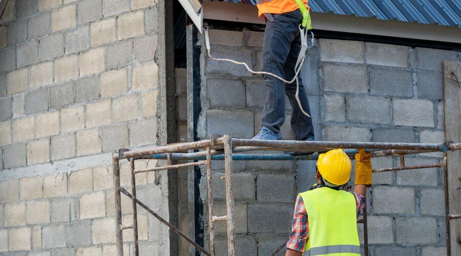 Professional residential roofers in Edinburg, IL